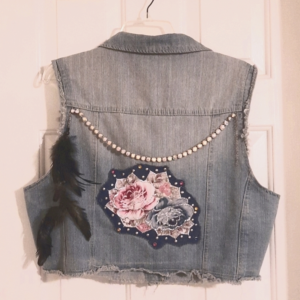 Sparkle, denim, roses, Vest 2x or great as oversize vest for l/xl rock n roll - Picture 1 of 8
